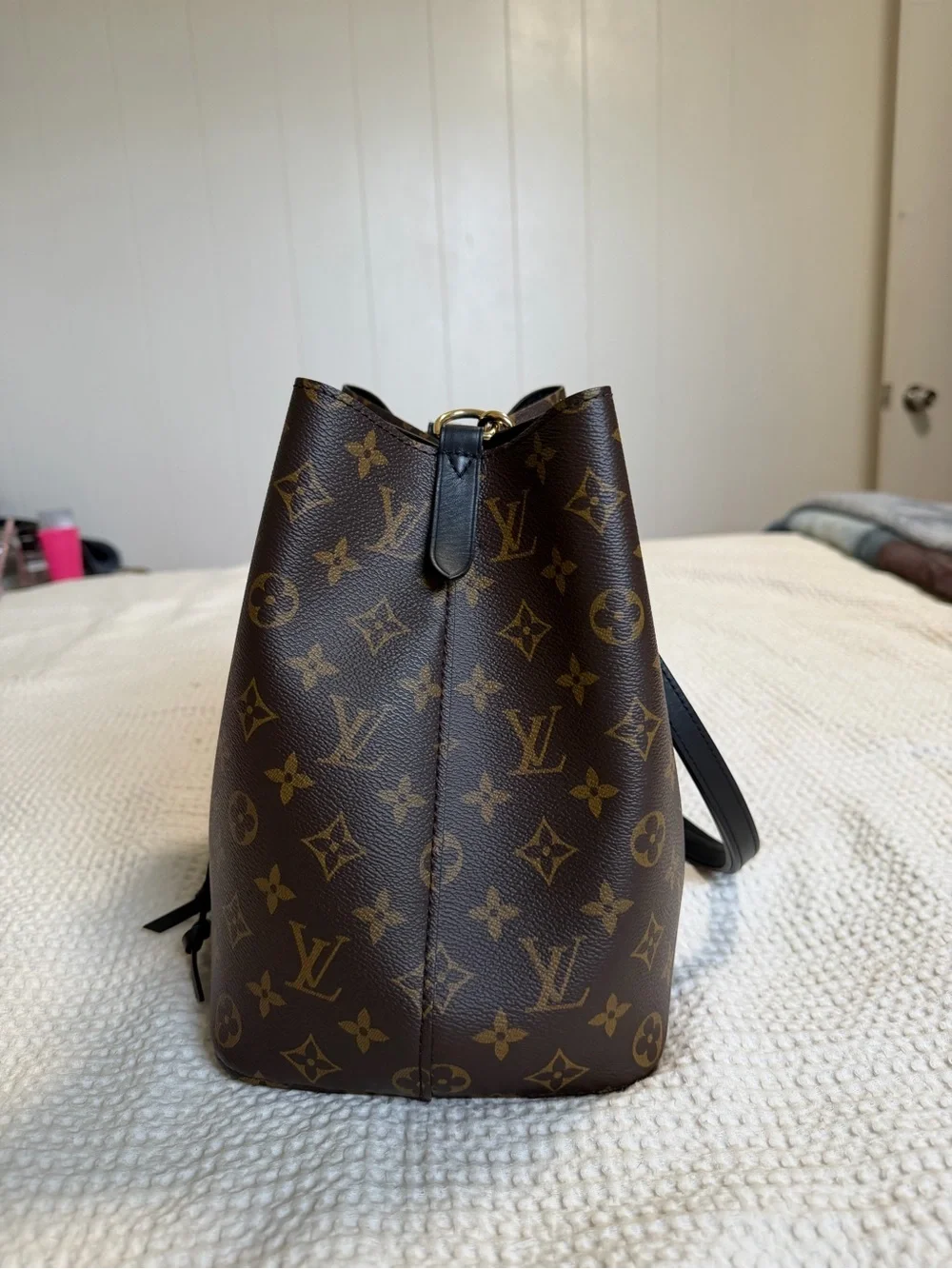 Louis Vuitton Monogram NoeNoe MM Brown Bucket Drawstring Bag with Black Trim